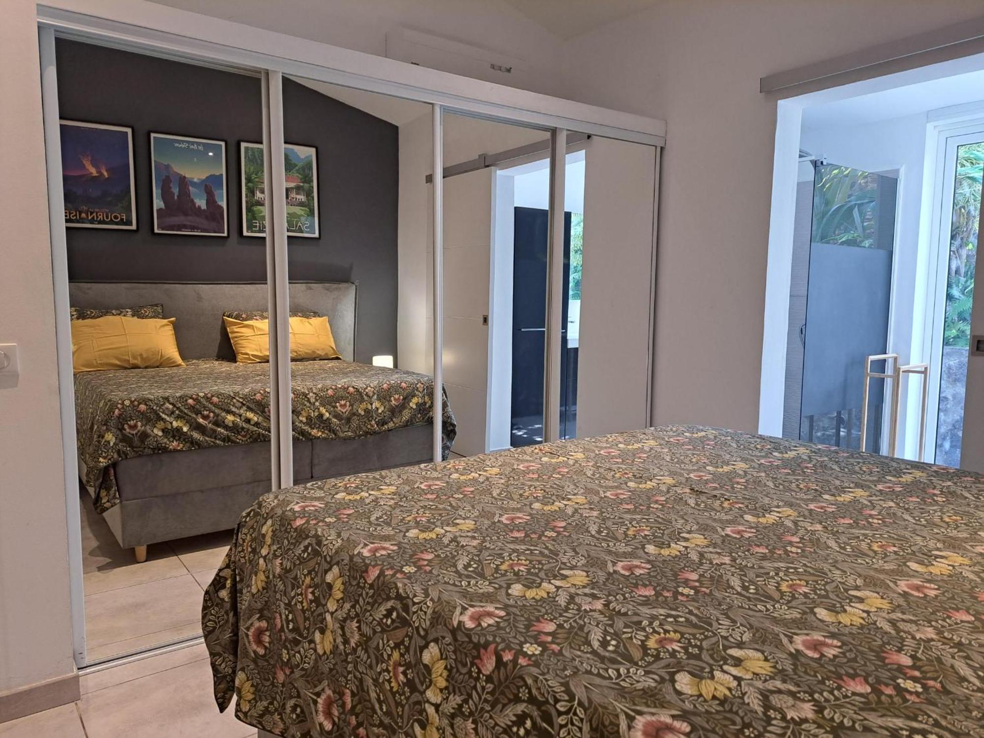 Villa Tropicale - Meuble De Tourisme 4 Etoiles Сен Жилс ле Бен Екстериор снимка
